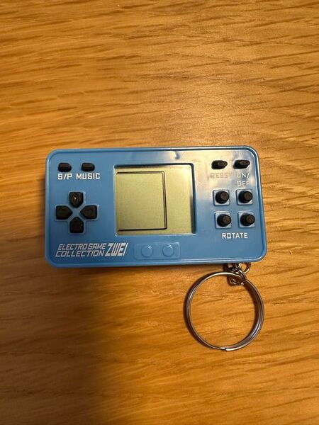 ガチャガチャ ミニゲーム機 テトリス インベーダー キーホルダー