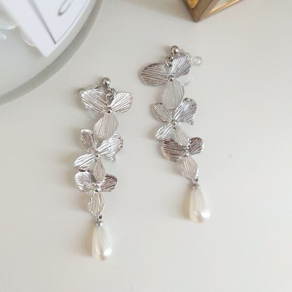 【No.211】ハンドメイド イヤリング ピアス パール フラワー 花 シルバー ロング