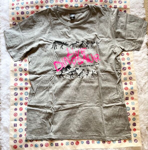 今月中セール B'z LIVE-GYM 2017-2018 "LIVE DINOSAUR" Tシャツ XL