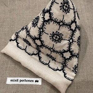 ミナペルホネン 「anemone」ハンドメイド スマホクッション スマホスタンド インテリア小物 フォトスタンド 完成品