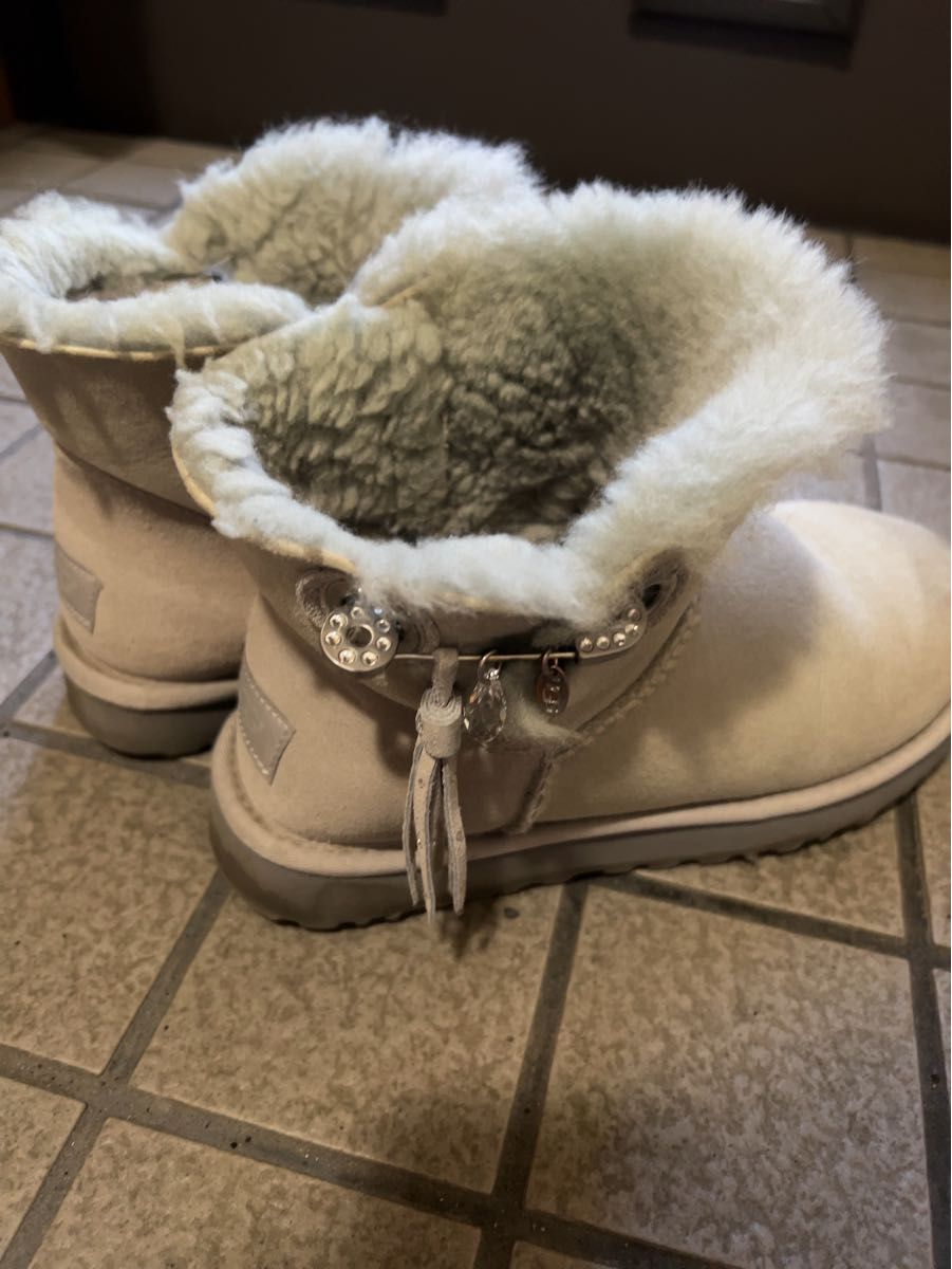 UGG Australia|アグオーストラリアの新品・未使用品・中古品 UGG Australia|アグオーストラリアの新品・未使用品・中古品
