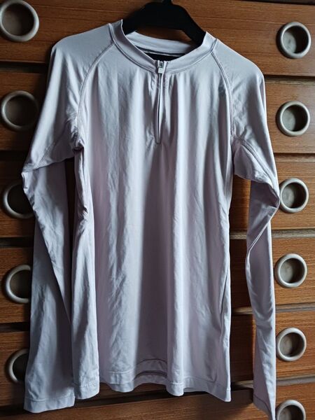 UNIQLOユニクロ スポーツウェア長袖 運動着 くすみピンク 241-070337 M 薄ピンク 長袖シャツ 未使用品