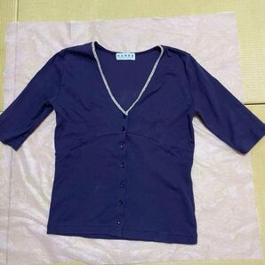 Vネックカットソー 五分袖