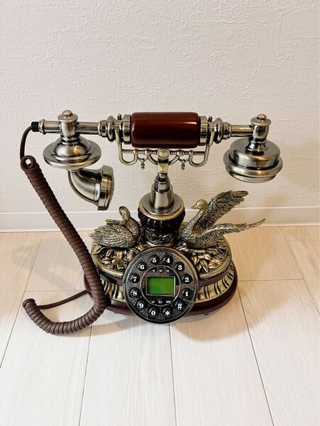 アンティーク 電話機 ディスプレイ