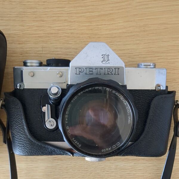 ジャンク品 PETRI フィルムカメラ