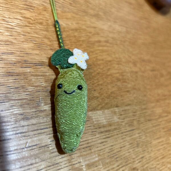 つまみ細工 ストラップ わさび