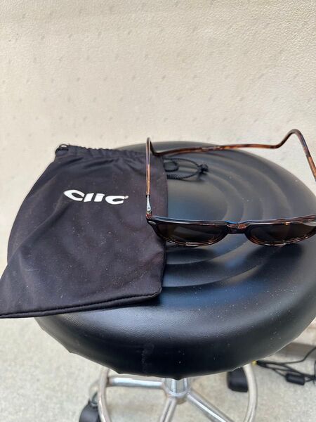 Clic 折りたたみ式サングラス ブラウン