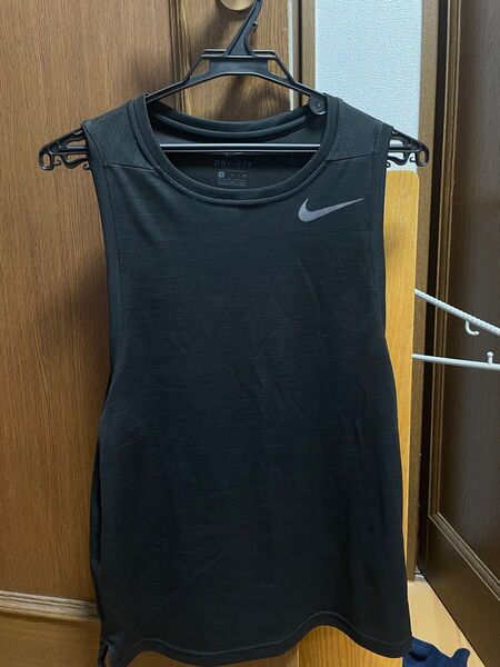 NIKE ドライフィット タンクトップ