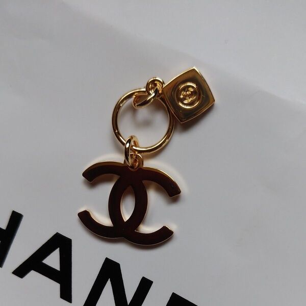 CHANEL ココマーク2023年ホリデー限定チャーム