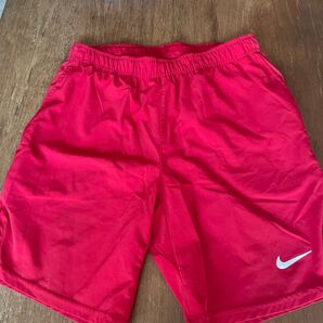 NIKE ハーフパンツ レッド