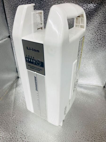 592)2点滅4点灯 8.9アンペア 電動自転車バッテリー