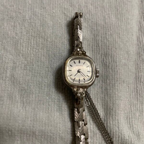SEIKO 腕時計1140-3030 手巻き レトロ 稼働品