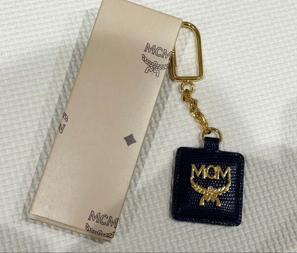 MCM ネイビー レザー キーホルダー
