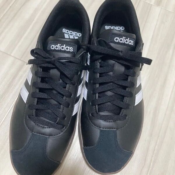 adidasスニーカー