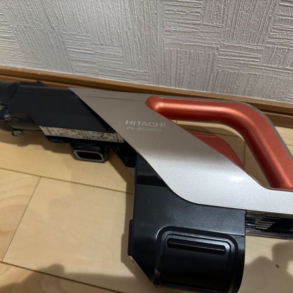 HITACHI 充電式掃除機 クリーナー PV-BH900Gの本体のみ 中古品