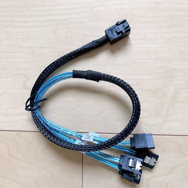 リバースケーブル Mini SAS 36ピン SFF-8087 オス→4 SATA 7ピンメスケーブル ミニSAS(ターゲット)