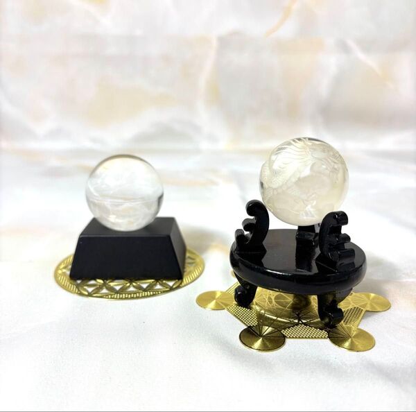【水晶玉2種セット】龍彫り入り30mm&透明クリスタル35mm/台座付き#301