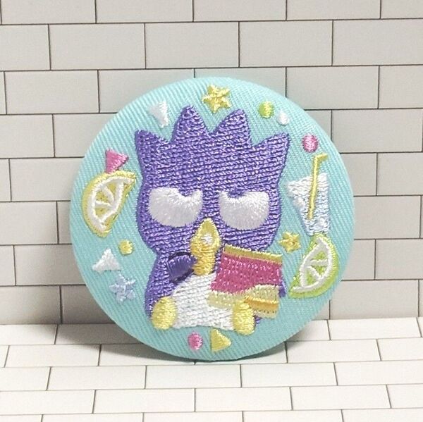 サンリオキャラクターズ 刺繍缶 バッジ バッドばつ丸