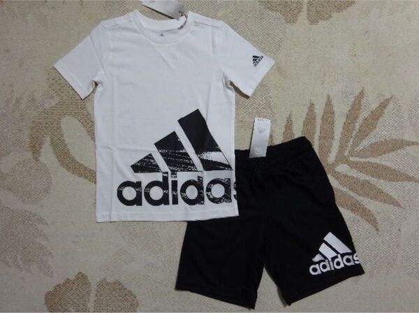 新品未使用 adidas アディダス 130 ビッグロゴ半袖Tシャツ 白・ビッグロゴ快適ハーフパンツ 黒 上下 ラスト1点
