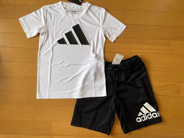 新品未使用 adidas アディダス 130 快適!! ロゴ半袖Tシャツ(ホワイト白)・ビッグロゴパンツ(ブラック黒)上下