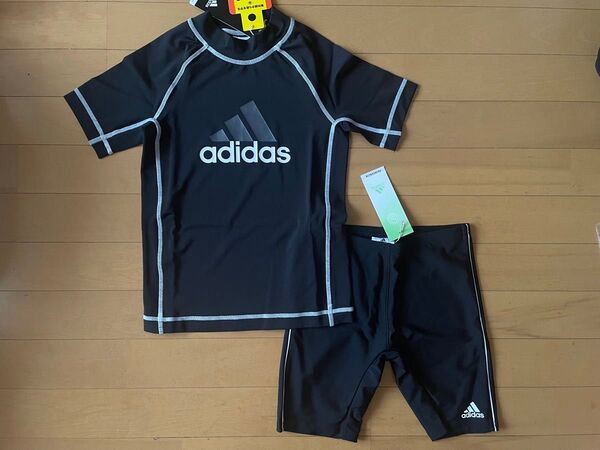 新品未使用 adidasアディダス 140 UVカット最高値!! UPF50 半袖ラッシュガード 快適 ボーイズスクール水着 黒