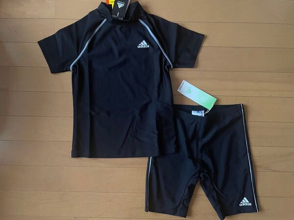 新品未使用 adidasアディダス 140 UVカット最高値!! UPF50 半袖ラッシュガード 快適! ボーイズスクール水着 黒