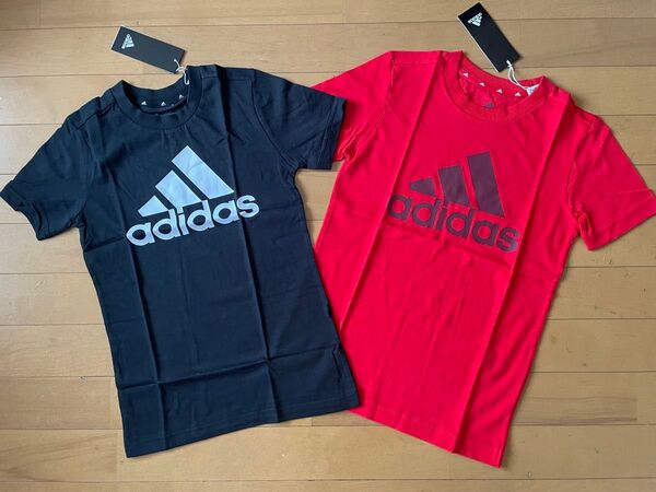 新品未使用 140 2枚 adidas アディダス 快適!!ビッグロゴ半袖Tシャツ ブラック/ホワイト(黒)・レッド(赤)
