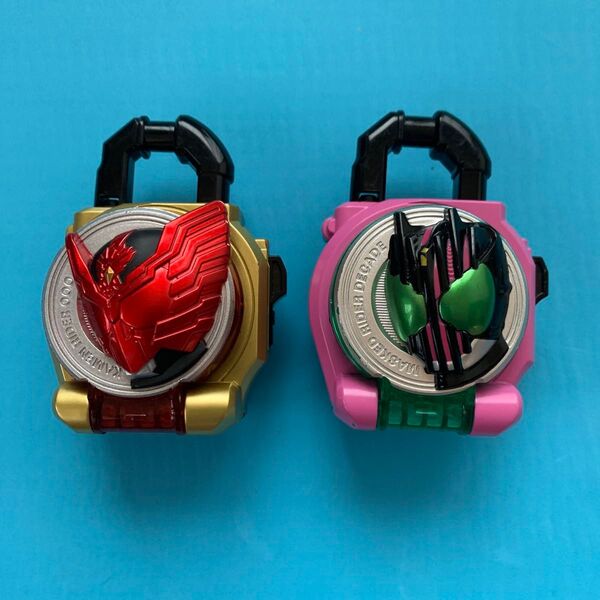 LED版 仮面ライダー鎧武 仮面ライダーディケイド/タジャドルロックシード 2個セット
