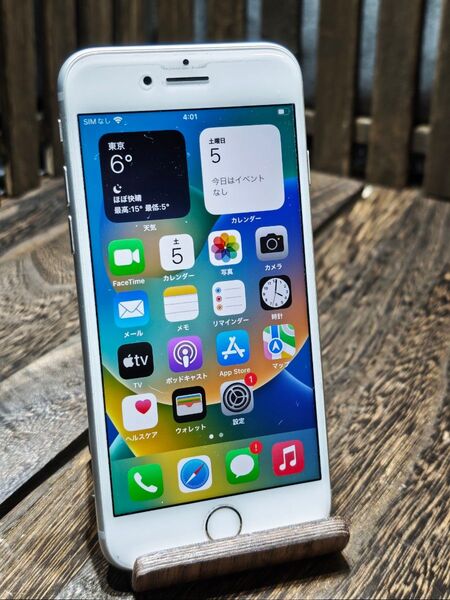 美品 iPhone8 64GB Simロック解除済み スマホ
