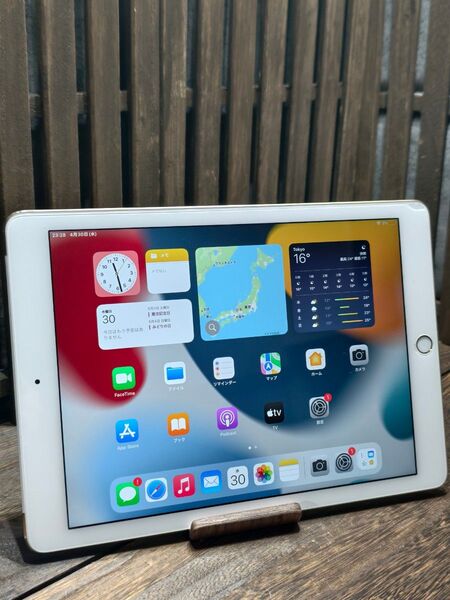 ipad air2 32GB Cellular タブレット