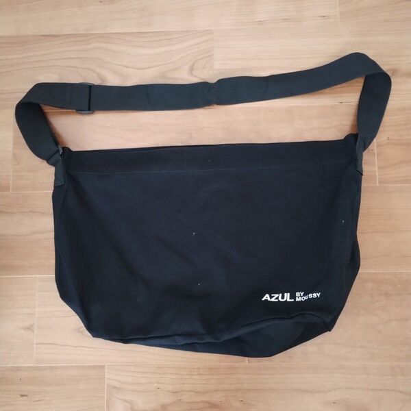 メッセンジャーバッグ azul by moussy