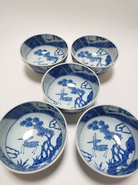 青い鹿と木の絵柄陶器製丼