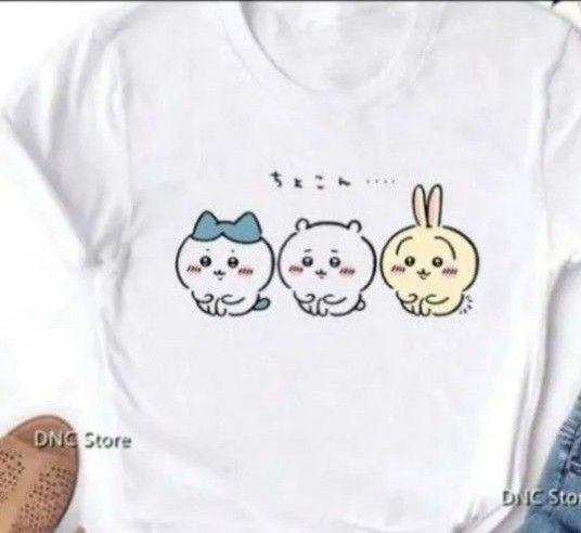 即日発送可能 ラスト値下げ 未使用 ちいかわTシャツ ちいかわ ハチワレ うさぎのキャラクターがちょこんと座ってるかわいいTシャツ