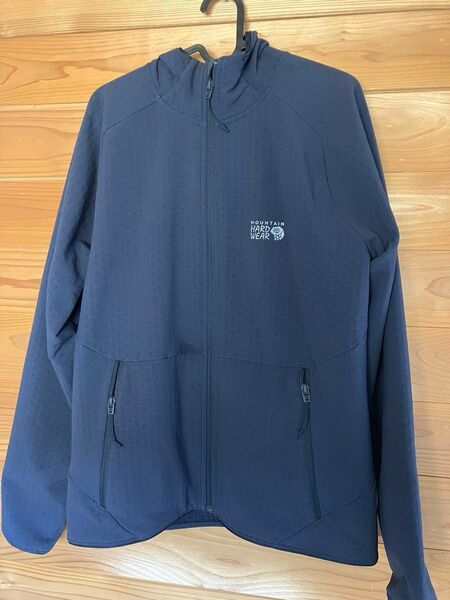 【美品】マウンテンハードウェア キールグリッドフーディ S ネイビー OM9829