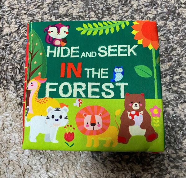 匿名配送 新品 森の中のかくれんぼ布絵本 英語 しかけ絵本 おもちゃ 0歳 1歳