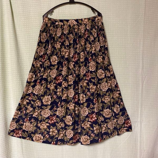 ロングスカート スカート ボトムス 総柄 ロング マキシ丈スカート フレア 花柄 バラ 薔薇
