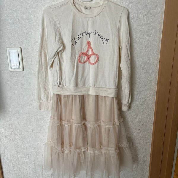 size140 チュールスカート付きトレーナー