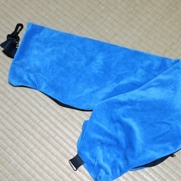 中古 ネックピロー 首枕 にもなる荷物入れ