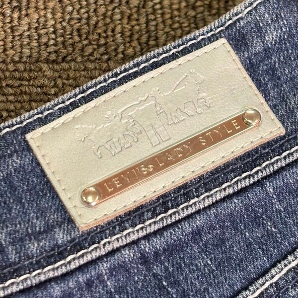Levi's LADY STYLE ブーツカットスキニージーンズ W27 J⑦1 1点もの売切御免!