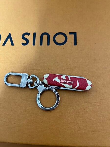 LOUIS VUITTON Supreme キーホルダー コラボ エピレザー 美品 コレクションアイテム