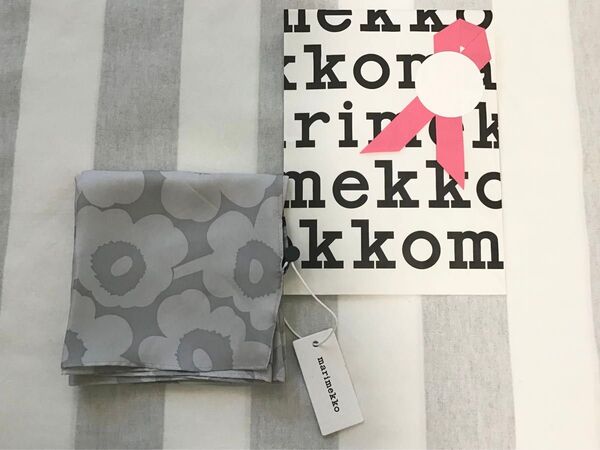 marimekko マリメッコ UNIKKO ウニッコ シルク スカーフ シルバー グレー 柔らかい 上品 可愛い 北欧デザイン