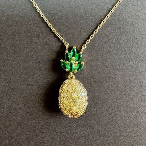 1日の気分が楽しく輝く日になる女っぷりアップ揺れる♪パイナップルネックレス ネックレス グリーン ゴールド プレゼント