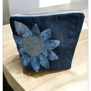ポーチ 花モチーフ デニム ハンドメイド デニムリメイク