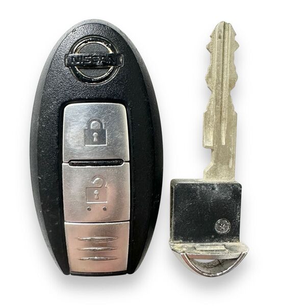 K8-26 日産 NISSAN スマートキー 2ボタン カギ 鍵
