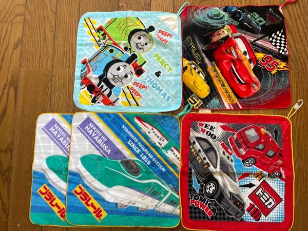 タオルハンカチ ループ付き 4枚セット プラレール トミカ カーズ トーマス