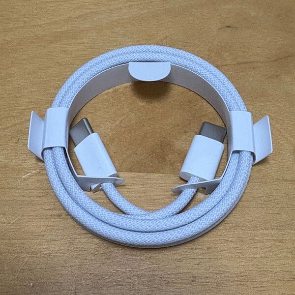 Apple純正 USB-C充電ケーブル(1 m)iPhone15付属品