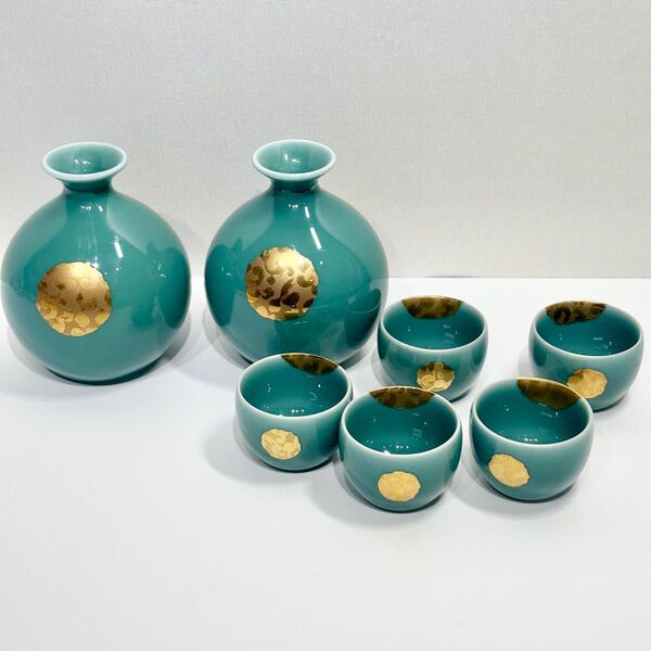 新品・未使用品!酒器揃 白山陶器 青磁金彩唐草紋 菊御紋 酒器 銚子 盃 酒杯
