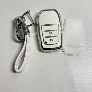 新生活、新社会人!! ホワイト リモコンキーケース キーホルダー付き くるま 車 スマートキー ケース キーカバー