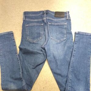 w25 黒タグ 721 ジーンズ デニムパンツ 古着 リーバイス Levi's スキニー ズボン レディース 60cm位
