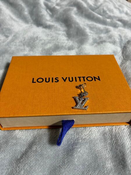 LOUIS VUITTON ピアス M02513 片耳 現行品